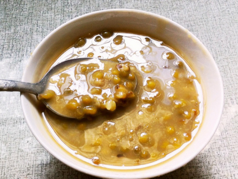 「一小时完成松软绿豆汤」适合新手制作简易电锅料理