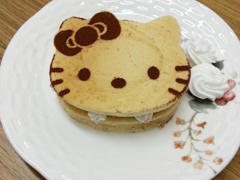 【Kate午后烘焙】舍不得吃的Hello Kitty pancake(煎松饼)