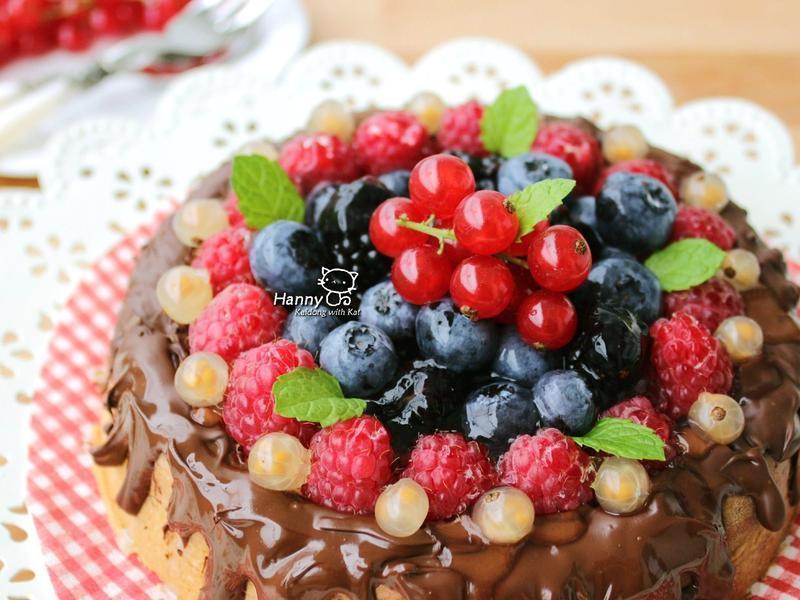  巧克力莓果蛋糕