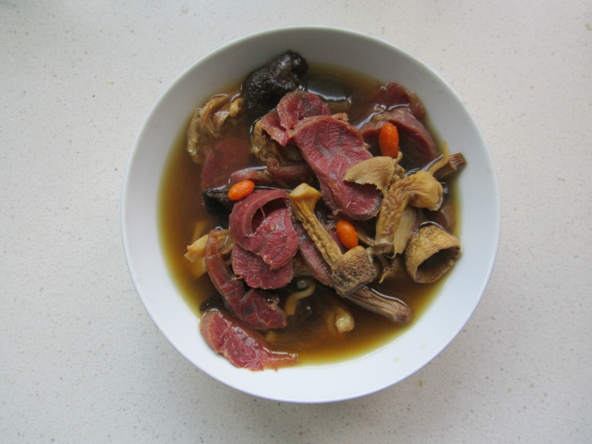 蘑菇牛肉汤