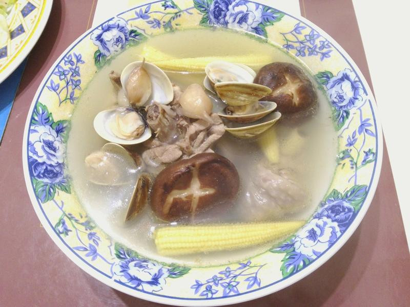 蒜头蛤蜊鸡腿汤