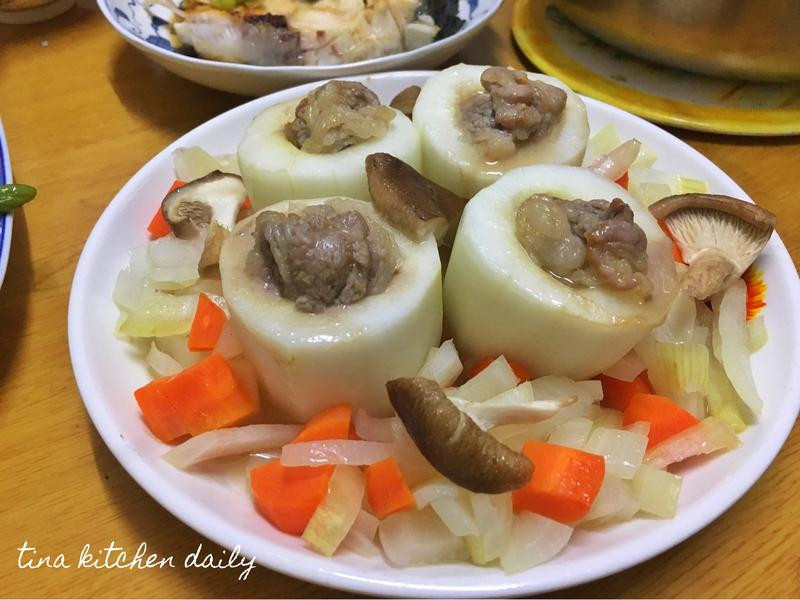 牛肉卷黄瓜盅佐综合蔬菜