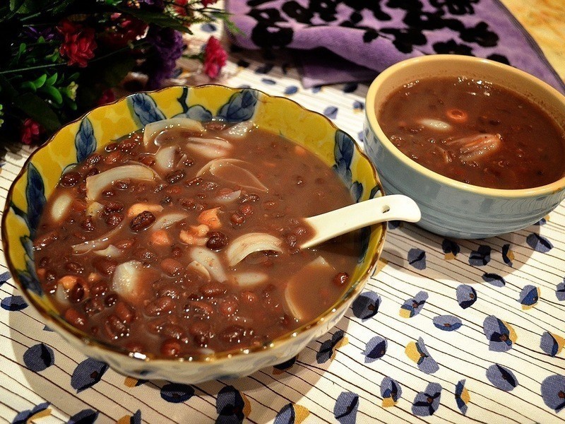 莲子百合红豆甜汤