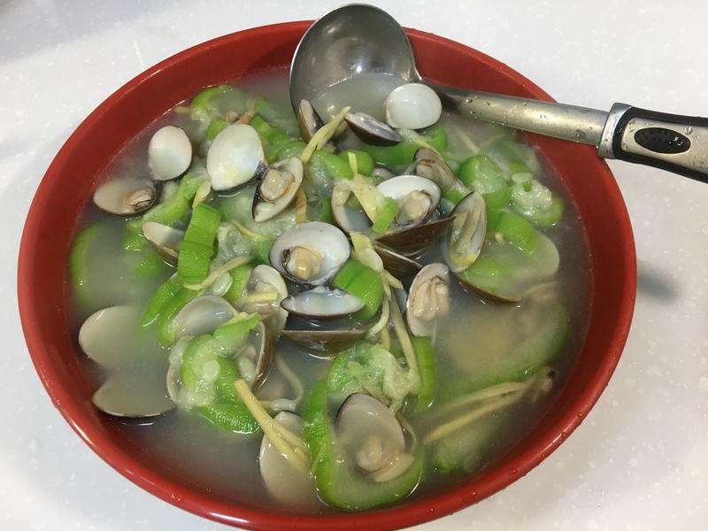 好吃忘不掉的美食，怎样制作蛤蜊丝瓜汤