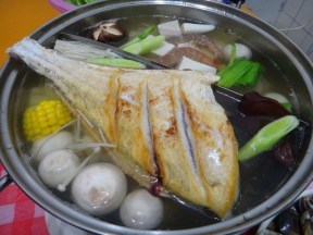 剥皮鱼海鲜锅