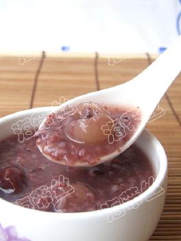 红枣桂圆黑米粥