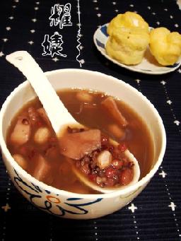 花生紫米红豆粥