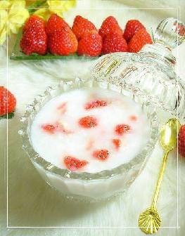 奶香椰露草莓粥