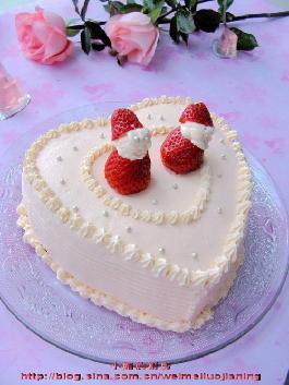 “粉色迷情”心型蛋糕