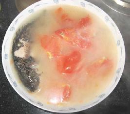 西红柿鲫鱼汤