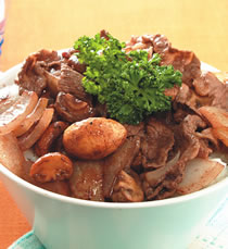红酒蘑菇牛肉丼