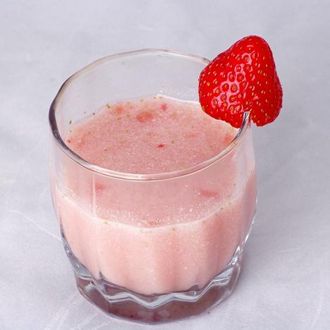 红粉佳人--草莓椰子汁
