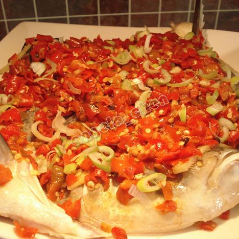 经典菜式“剁椒鱼头”