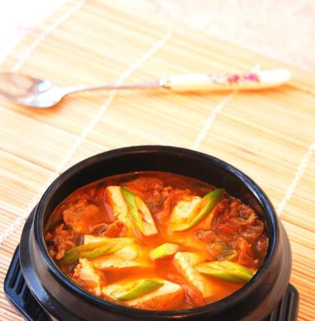 韩国料理-泡菜汤