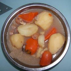 生鱼红萝卜马铃薯汤