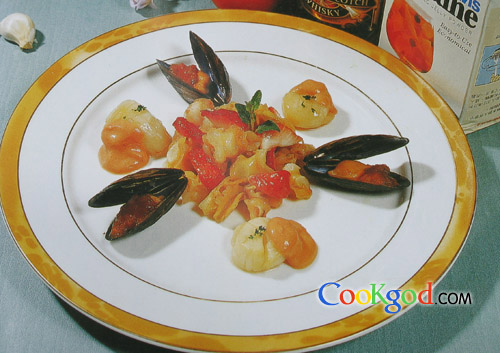 海鲜鳕螺配草莓汁
