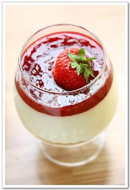 树莓芝士慕斯杯