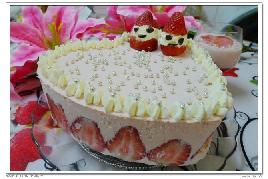 情人节--草莓慕斯蛋糕