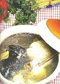 绿菊鱼头汤