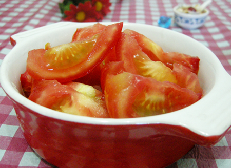 再简单不过的凉拌菜--白糖拌西红柿