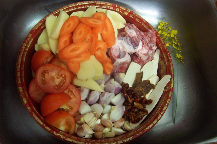 ABCD汤 （马铃薯红萝卜大洋葱番茄汤）