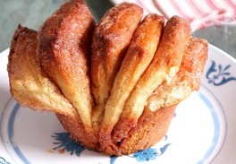 Cinnamon Sugar Pull-Apart Bread