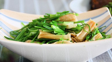 小芹菜炒腐竹