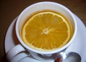 自制消暑柠檬红或绿茶