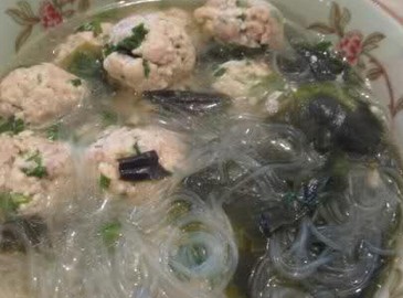 豆腐丸子海藻汤