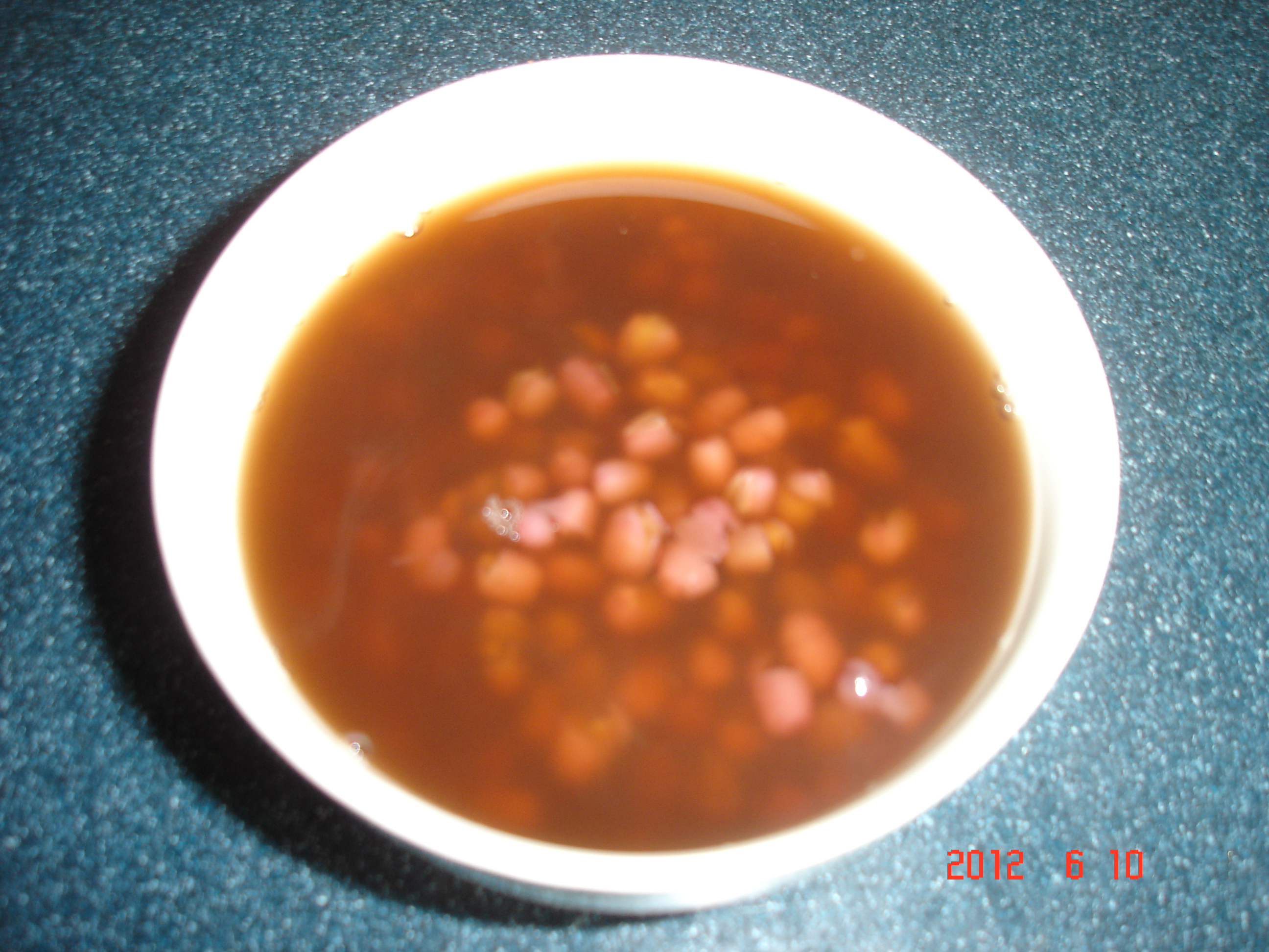电饭煲焖煮:冰糖红豆汤