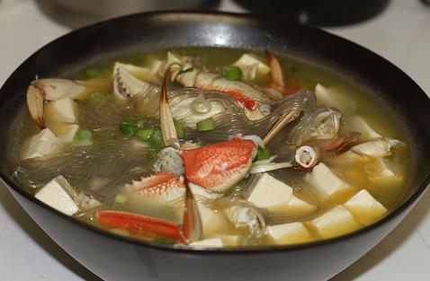 海鲜豆腐粉丝汤