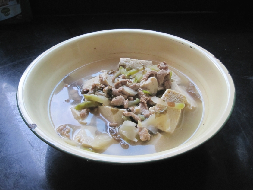 榨菜肉丝冻豆腐汤