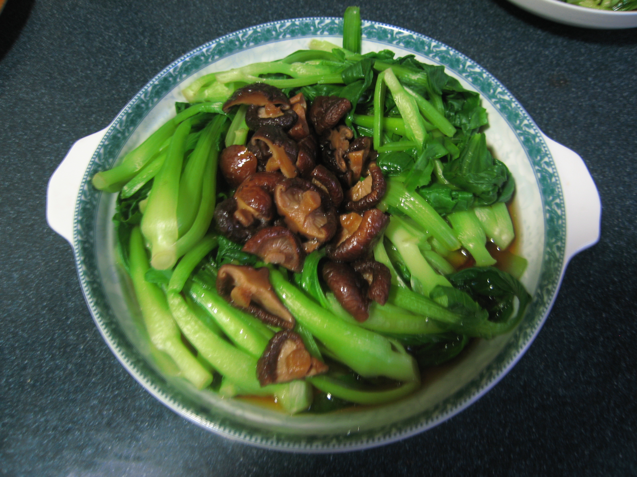 香菇炒青菜想要好吃，关键的一步不能少，怎么吃都不腻_美味