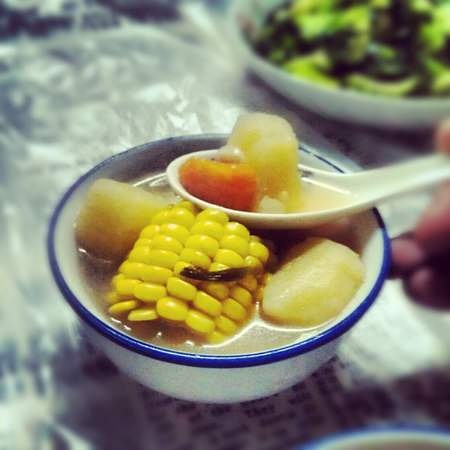 鸡脚玉米土豆萝卜汤