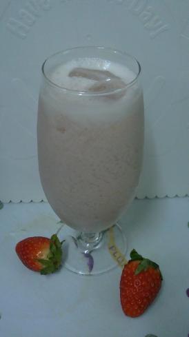 草莓乳果汁