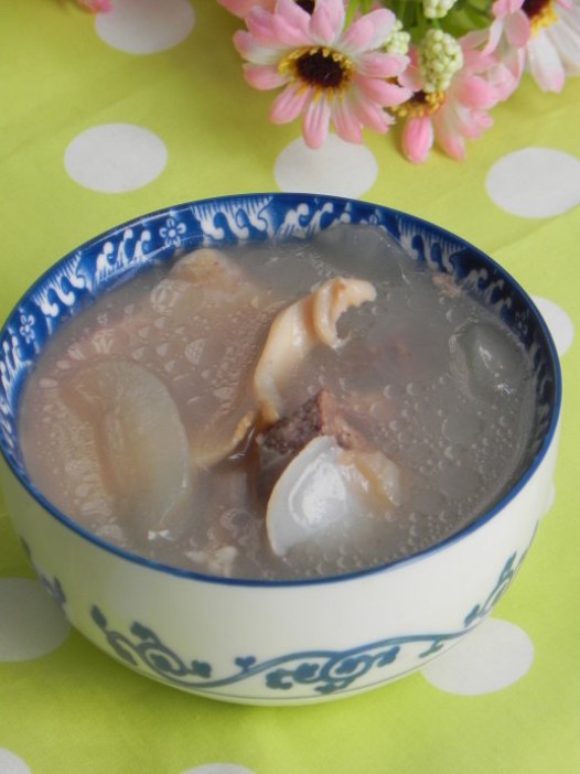 粉葛螺肉海底椰猪骨汤