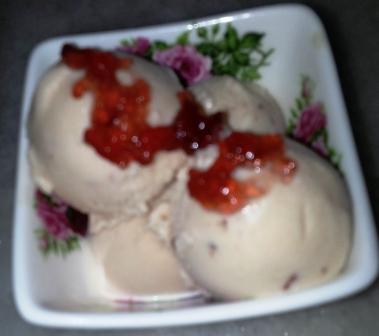 桑椹或草莓冰激凌（无蛋冰激凌）