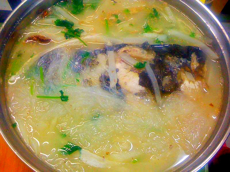 白萝卜鱼头汤