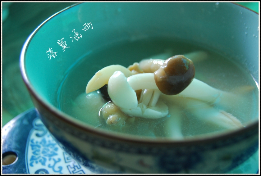 蛤蜊干菌菇汤