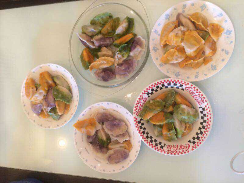 彩色蔬菜水饺