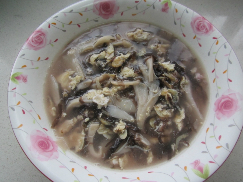紫菜平菇虾皮蛋汤