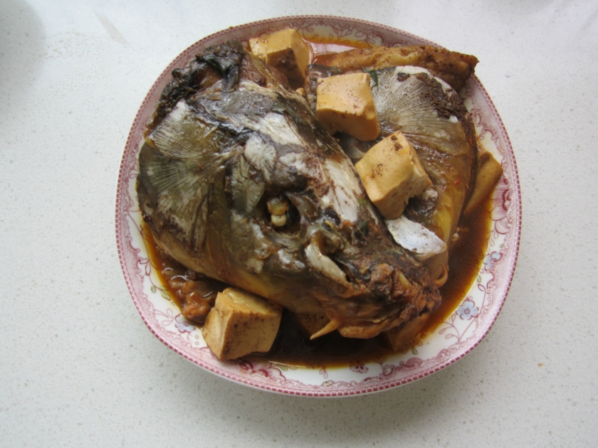 鲤鱼头豆腐