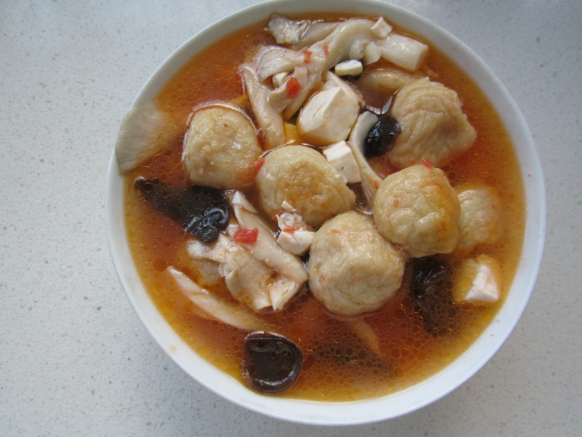 平菇番茄鱼丸汤