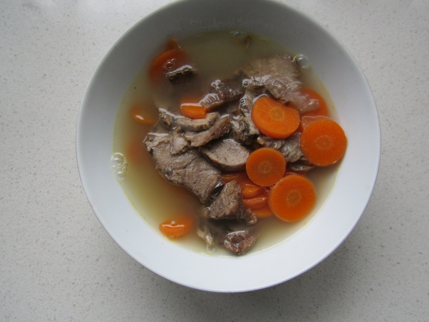 胡萝卜牛肉汤