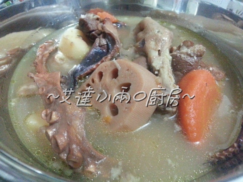 章鱼莲藕排骨汤