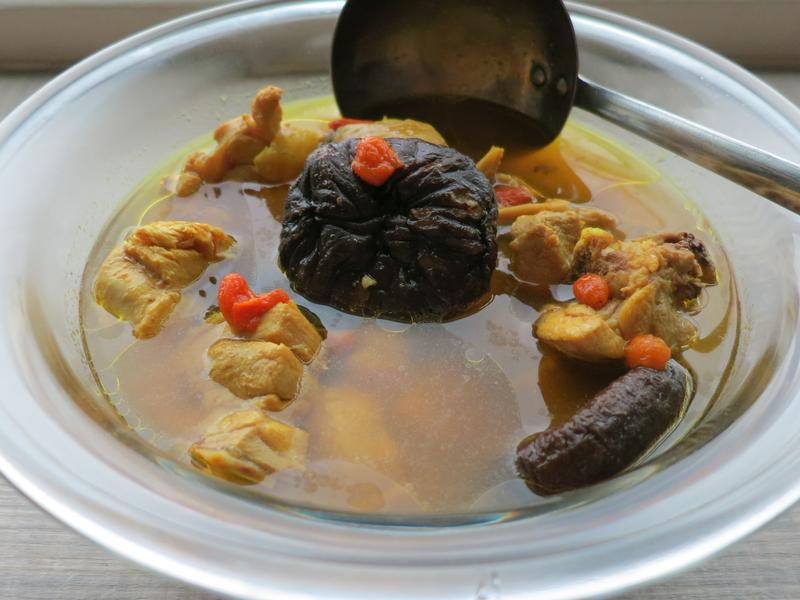 姜黄香菇鸡汤