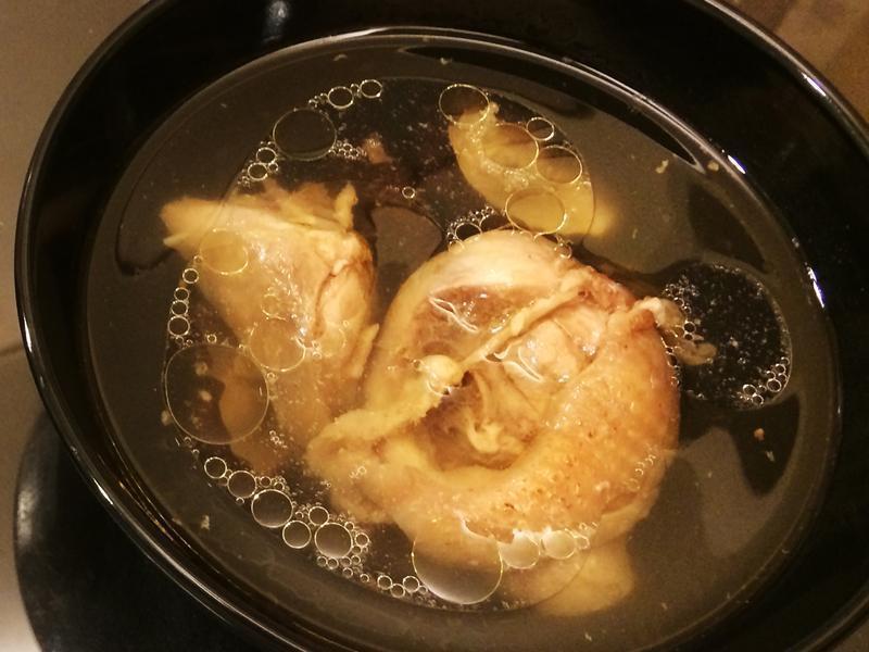 五分钟电锅料理-香菇鸡汤