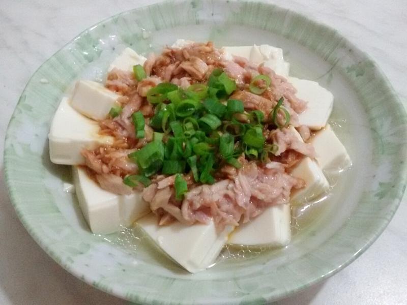 凉拌鲔鱼豆腐