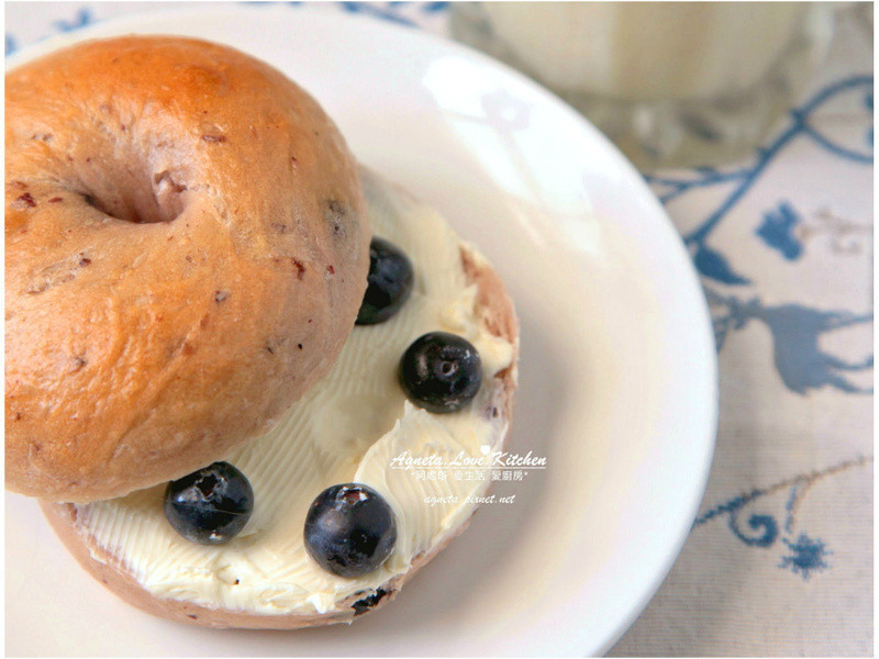 [阿妮塔♥bread] 手作早餐蓝莓贝果。