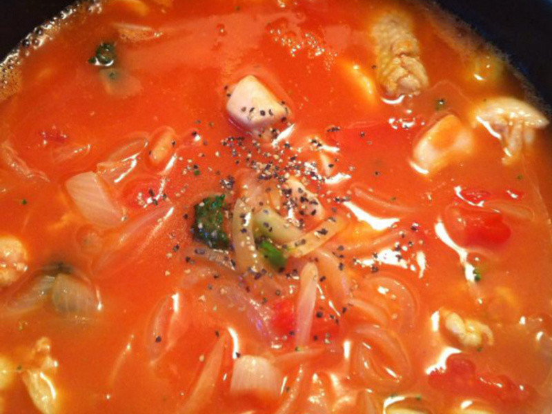 低热量减肥食谱：健康番茄洋葱鸡肉汤